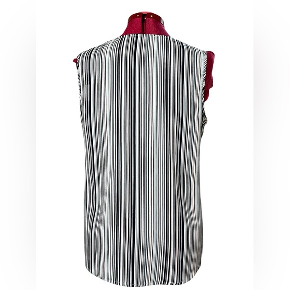 Cleo lightweight stretch Sleeveless Top - Picture 2 of 9